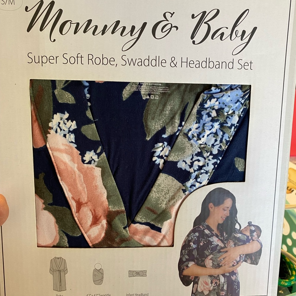 Mommy and baby Robe,Swaddle & Cap set